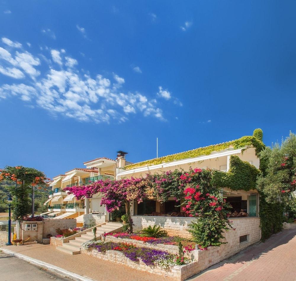 Xenios Loutra Village Beach Hotel Ajia Paraskiewi Zewnętrze zdjęcie